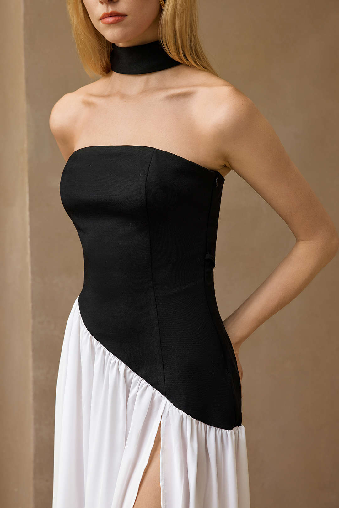Constance maxi dress, close view of the strapless bodice and neck band