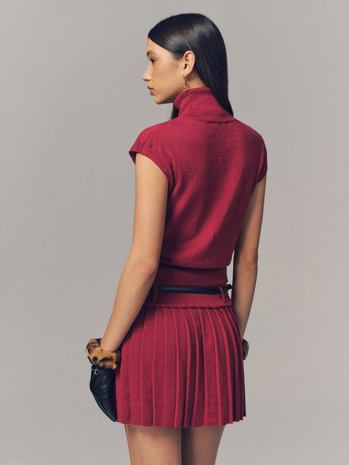 Edwige red knit two-piece set, back view