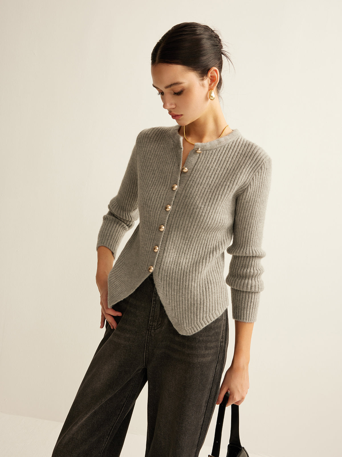 Margot gray ribbed cardigan, close-up of the gold-tone ball buttons