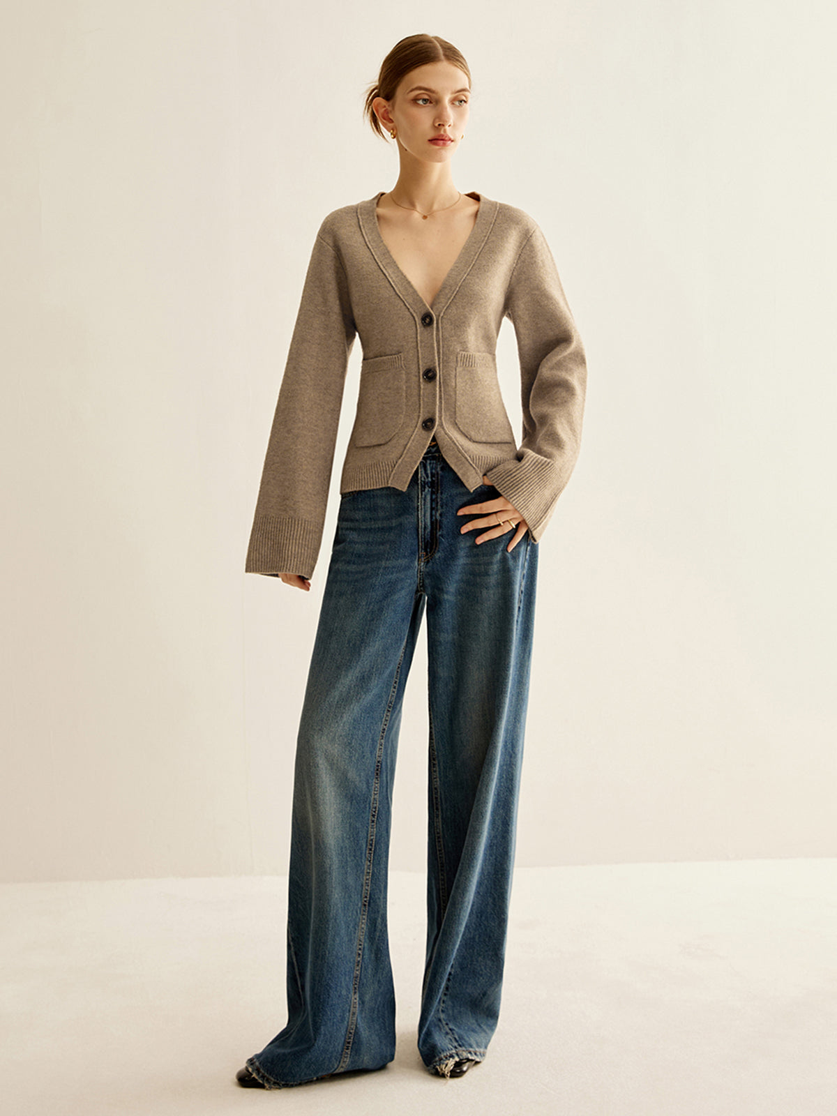 Noemie cardigan large button and pocket detail
