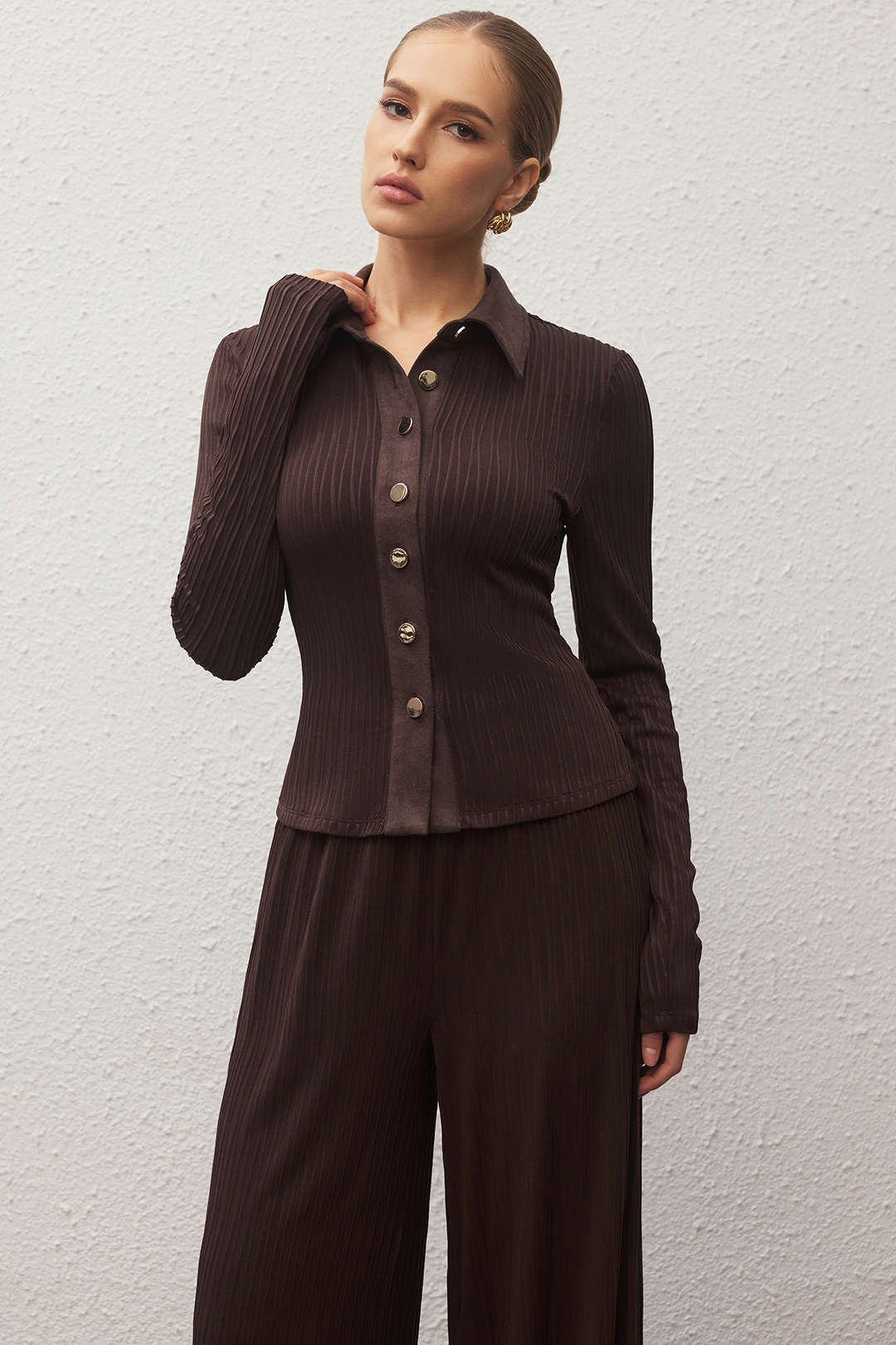 Bathilde espresso ribbed two-piece set, three-quarter view