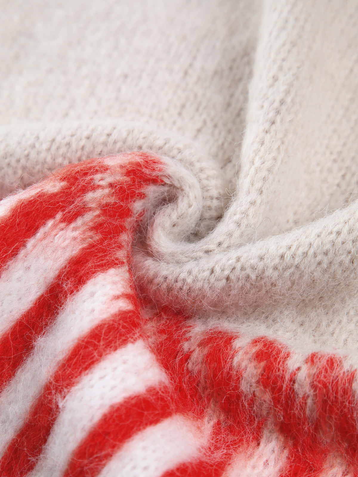 Gersende mohair cardigan, close-up of the knitted star motif