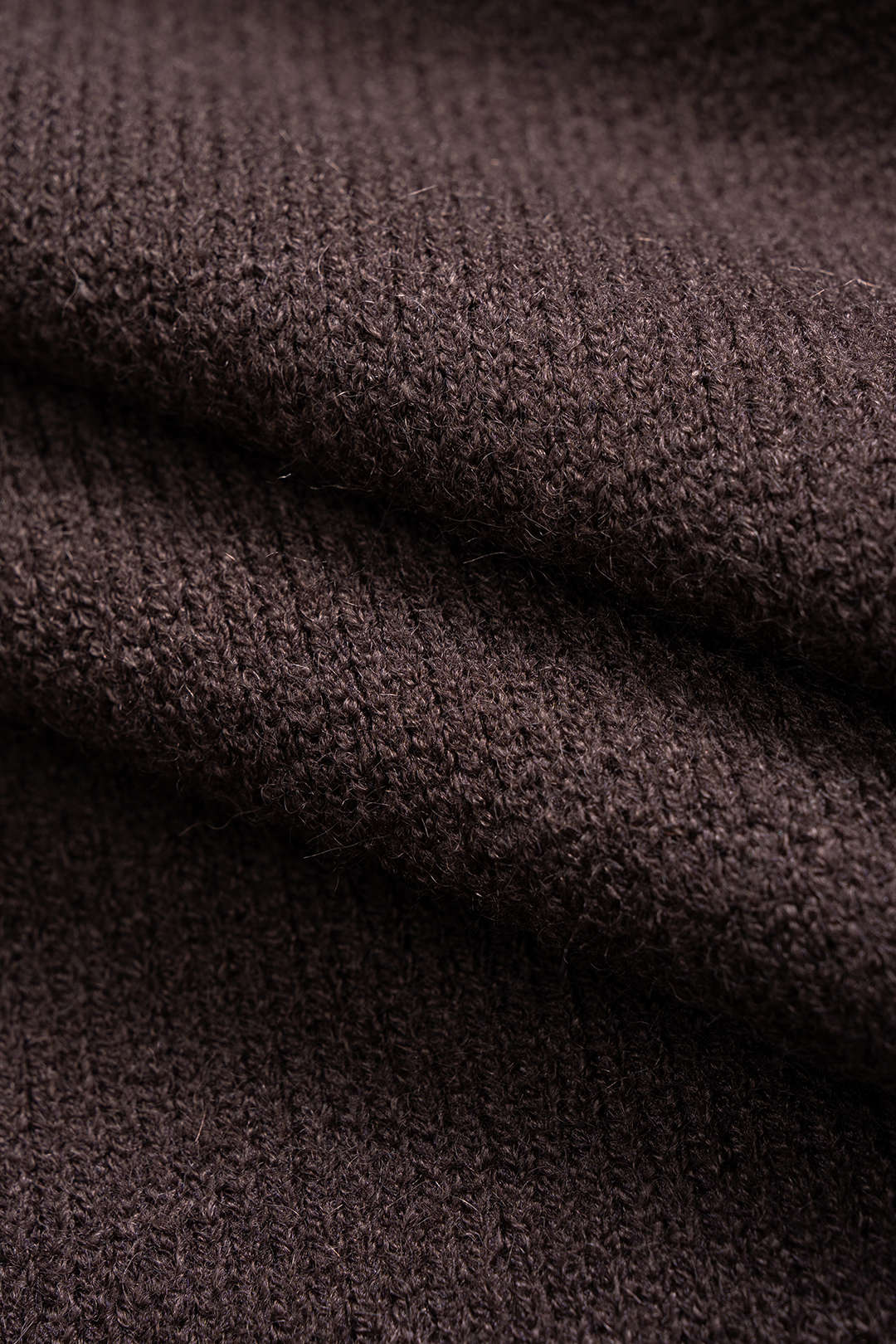 Close-up of the coffee brown knit on the Leontine set