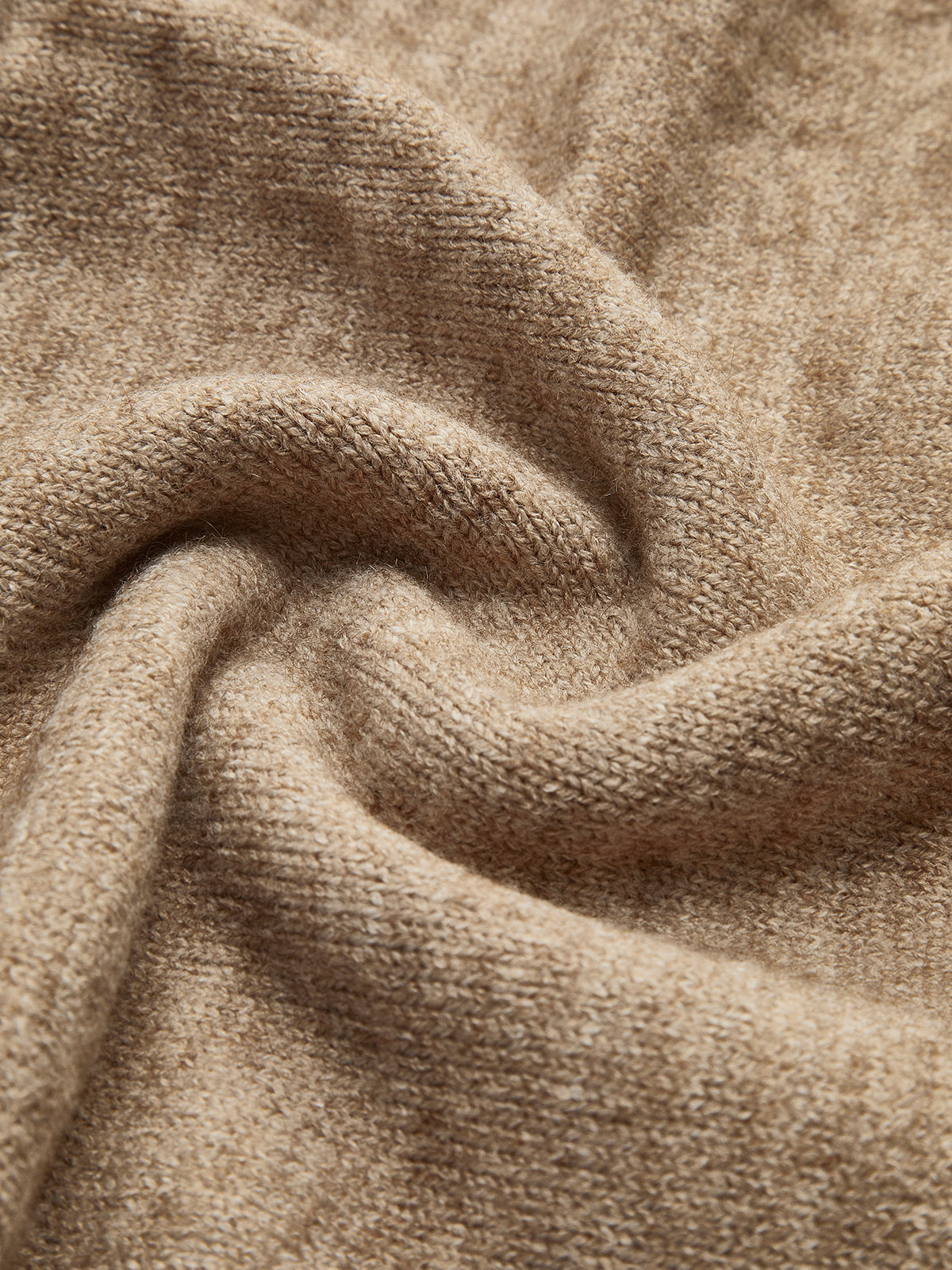 Nolwenn camel knit two-piece set, close-up of the heathered yarn