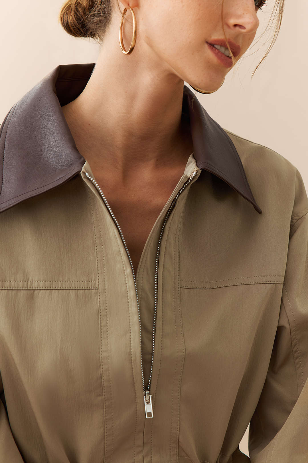 Orianne khaki contrast-collar jacket, close-up of the contrast collar and zip