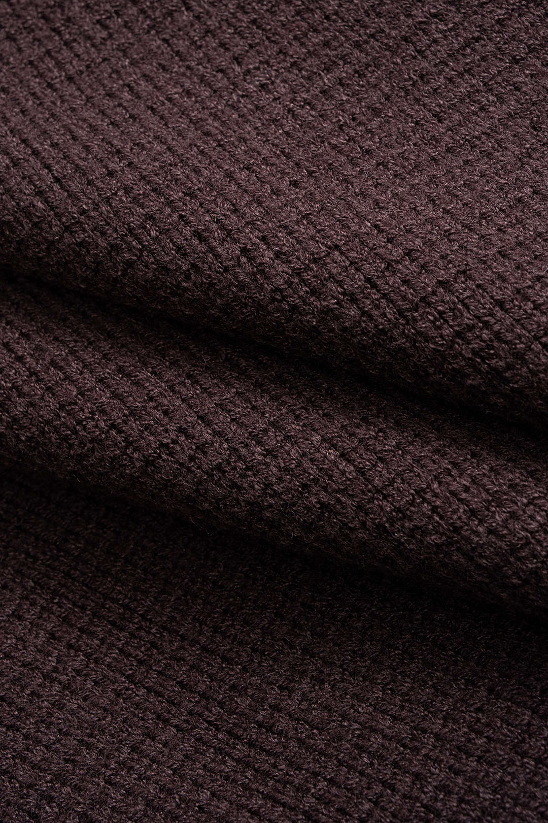 Regine coffee cardigan, close-up of the waffle-textured knit