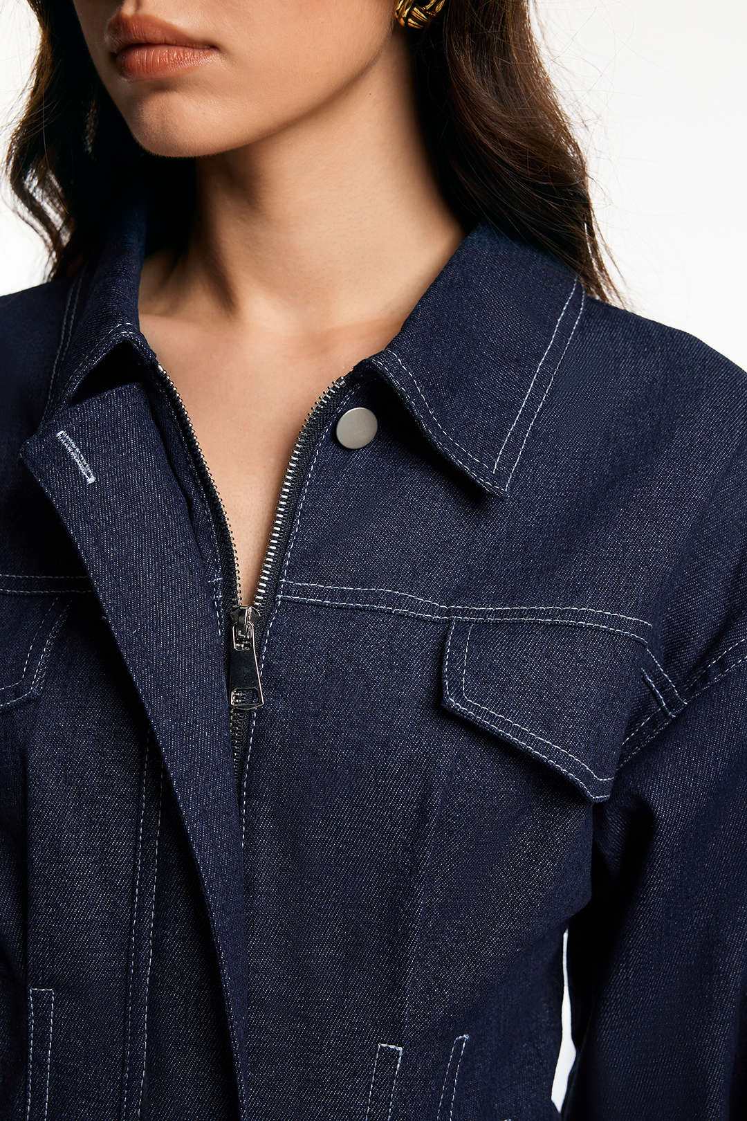 Violette navy denim jacket, back view