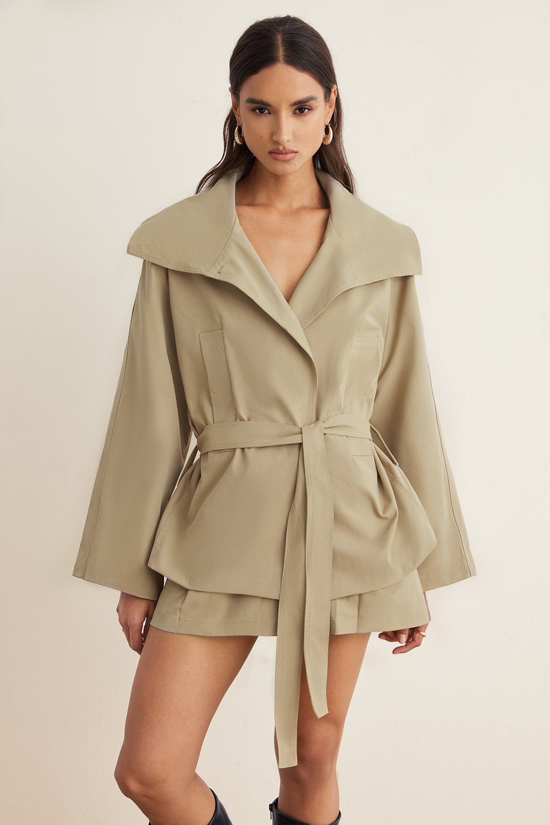Zelie wide-collar jacket collar close-up